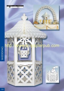 décoration de mariage - kiosque pour les mariés et arche de papier crépon