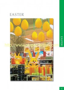 pâques -ensemble de décorations d'un rayon de grand magasin sur le thème de Pâques avec lapin, oeufs en volume en papier gaufré